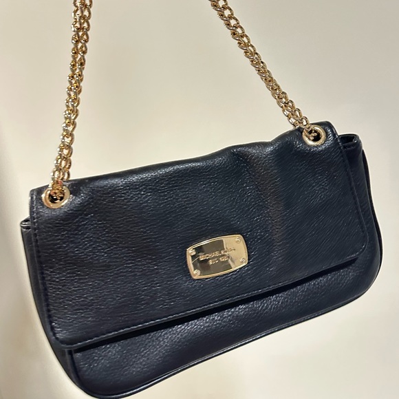 Michael Kors purse - Picture 1 of 4